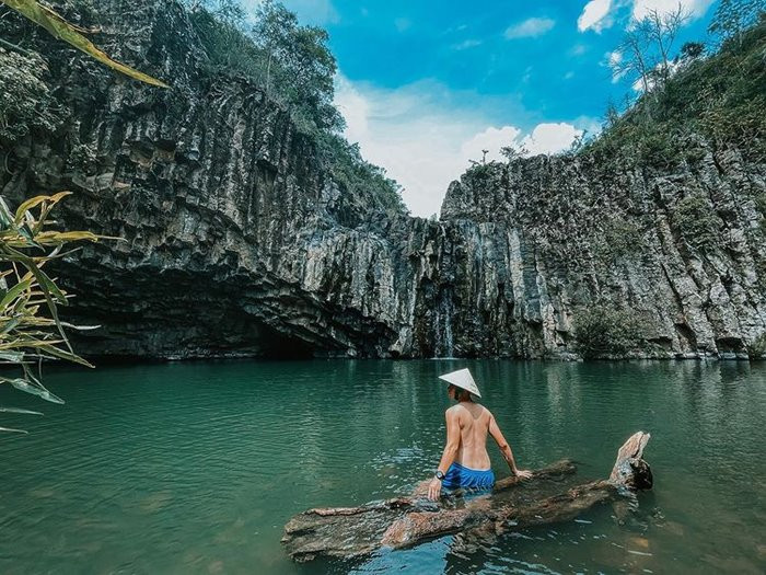 Thác Vực Hòm Phú Yên